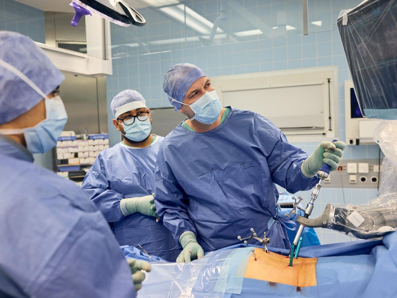 Foto: Dawin Meckel, OSTKREUZ / Ärztekammer Berlin Schmerztherapie im Schmerzzentrum der Caritas-Klinik Dominikus Berlin-Reinickendorf